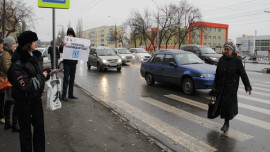 Пешеходам Липецка раздали светоотражатели