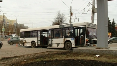 Два автобуса столкнулись у "Звездного"