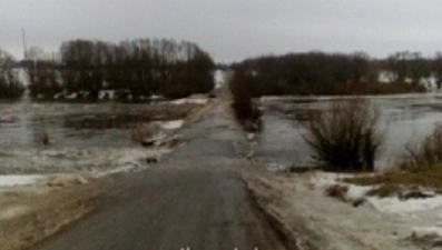 Под воду ушел мост в Добровском районе