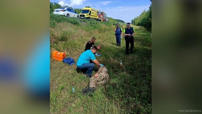 В Липецком район спасатели пришли на помощь пассажирам перевернувшейся «пятерки»