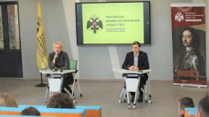 Максим Гутник обсудил патриотическое воспитание молодежи на встрече в ЛГПУ