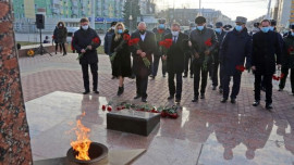 Первые лица Липецкой области возложили цветы к Вечному огню в День Неизвестного солдата