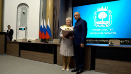 Ельчанка Зоя Богатикова удостоилась звания «Заслуженный работник избирательной системы РФ» 