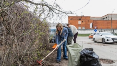 Евгения Уваркина поучаствовала в субботнике