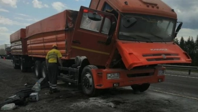 В Липецкой области загорелся КамАЗ