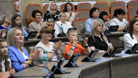 20 приёмных и опекунских семей наградили в правительстве Липецкой области