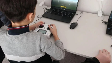 Школьники из Липецкой области осваивают беспилотные летательные аппараты