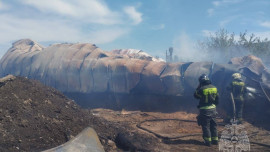 Липецкие спасатели потушили ангар на Сырском Руднике