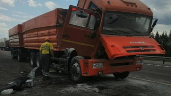 В Липецкой области загорелся КамАЗ