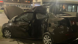 Легковушка столкнулась с автобусом в Липецке: пострадал водитель