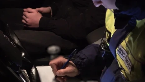 В Задонске задержали пьяного водителя без прав и отправили машину на штрафстоянку