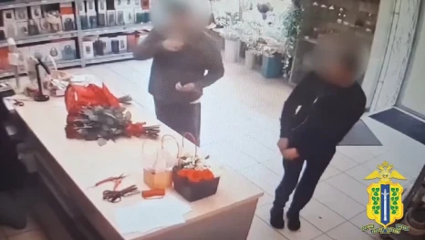 В Липецке задержали мужчину за кражу плюшевого мишки из цветочного магазина